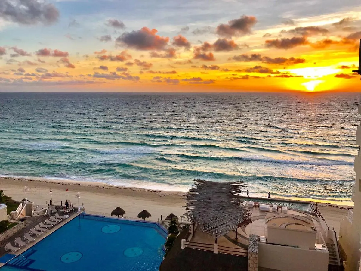 Seashore Apartment Cancún