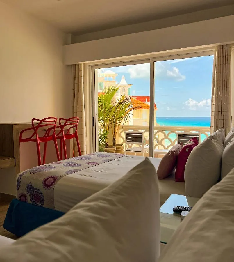 Seashore Apartment Cancún